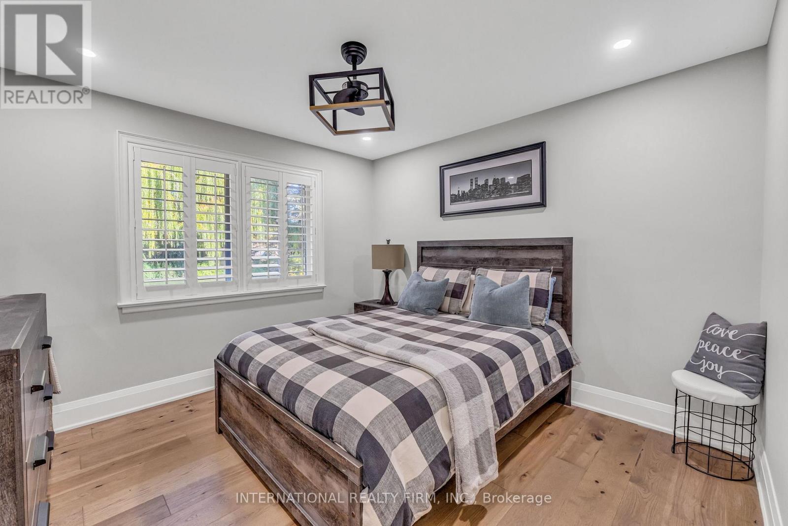 1049 INDIAN RD ROAD - 20