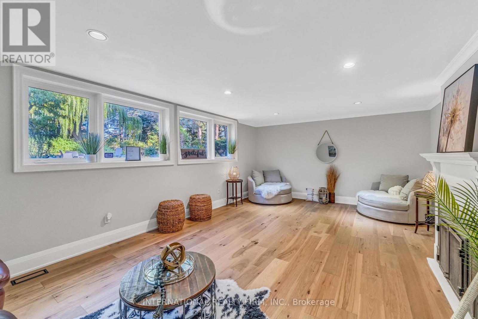 1049 INDIAN RD ROAD - 23