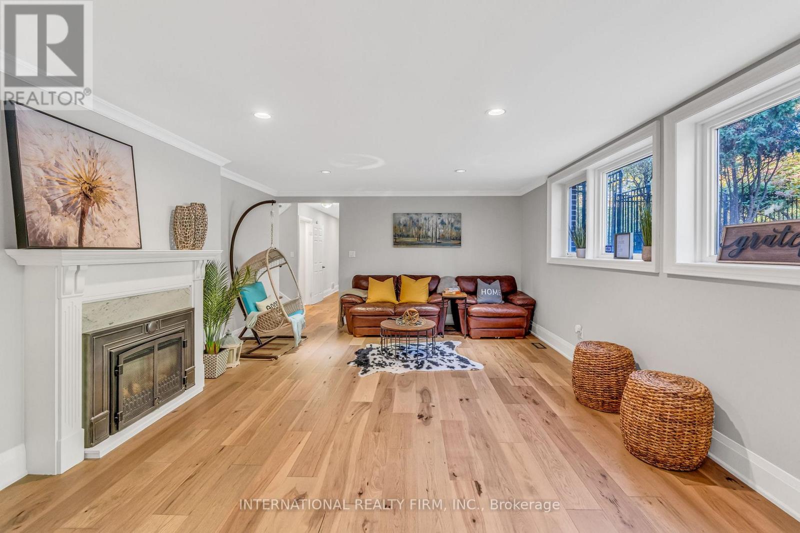 1049 INDIAN RD ROAD - 24