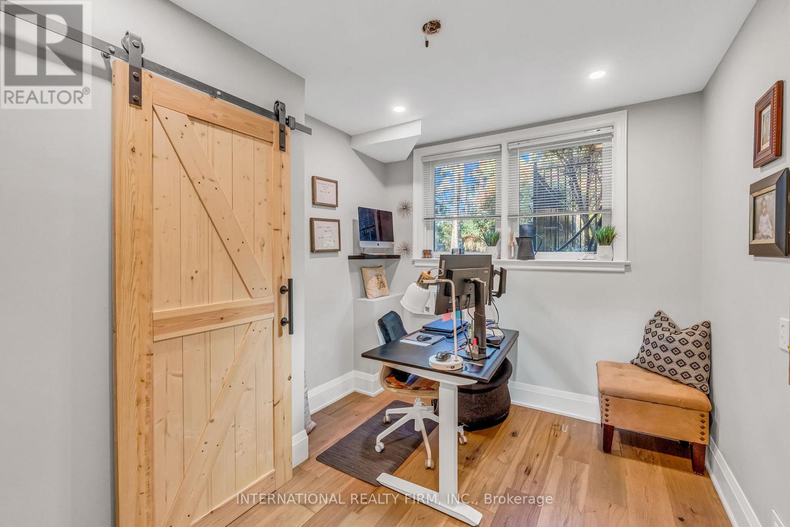 1049 INDIAN RD ROAD - 25