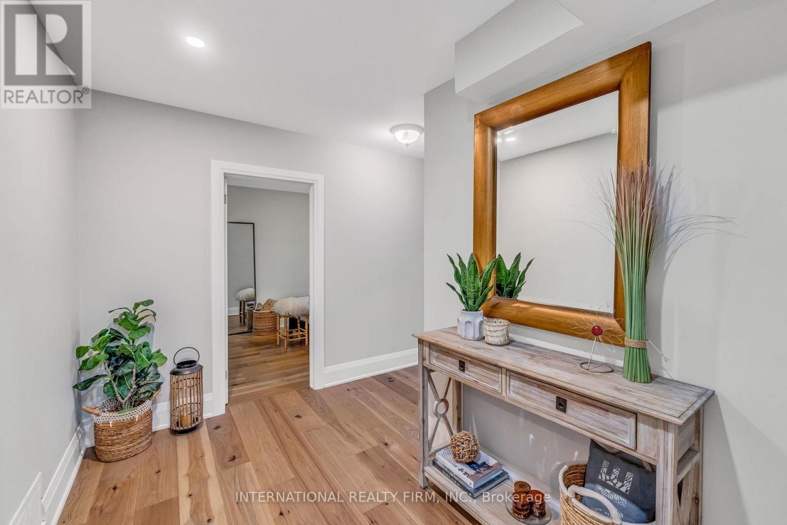 1049 INDIAN RD ROAD - 26