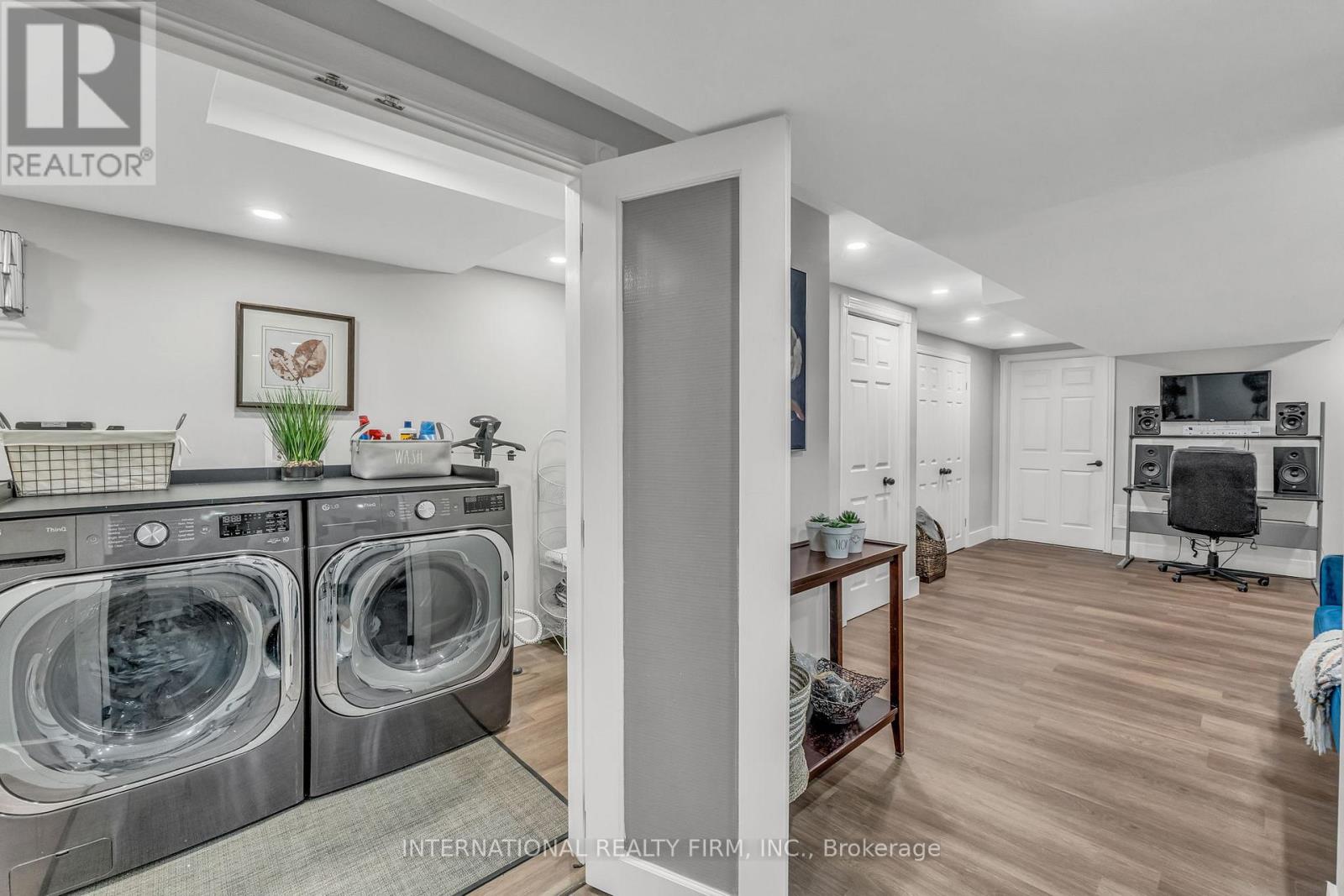 1049 INDIAN RD ROAD - 31