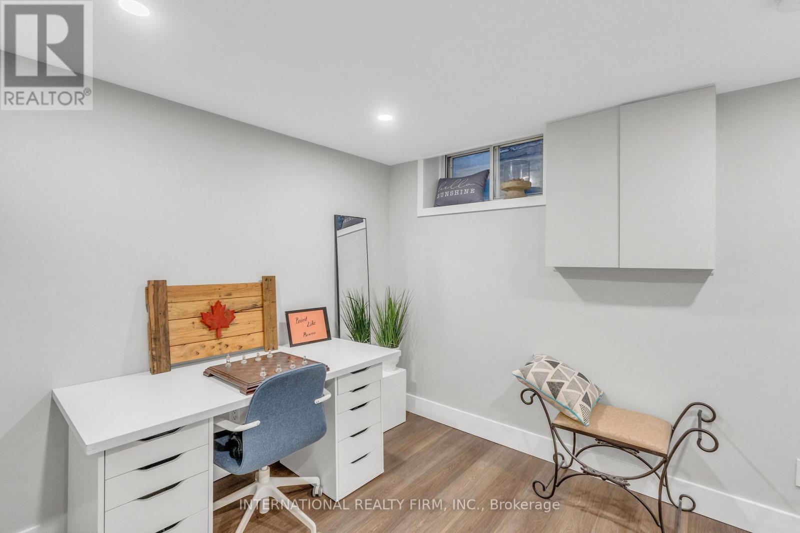 1049 INDIAN RD ROAD - 33