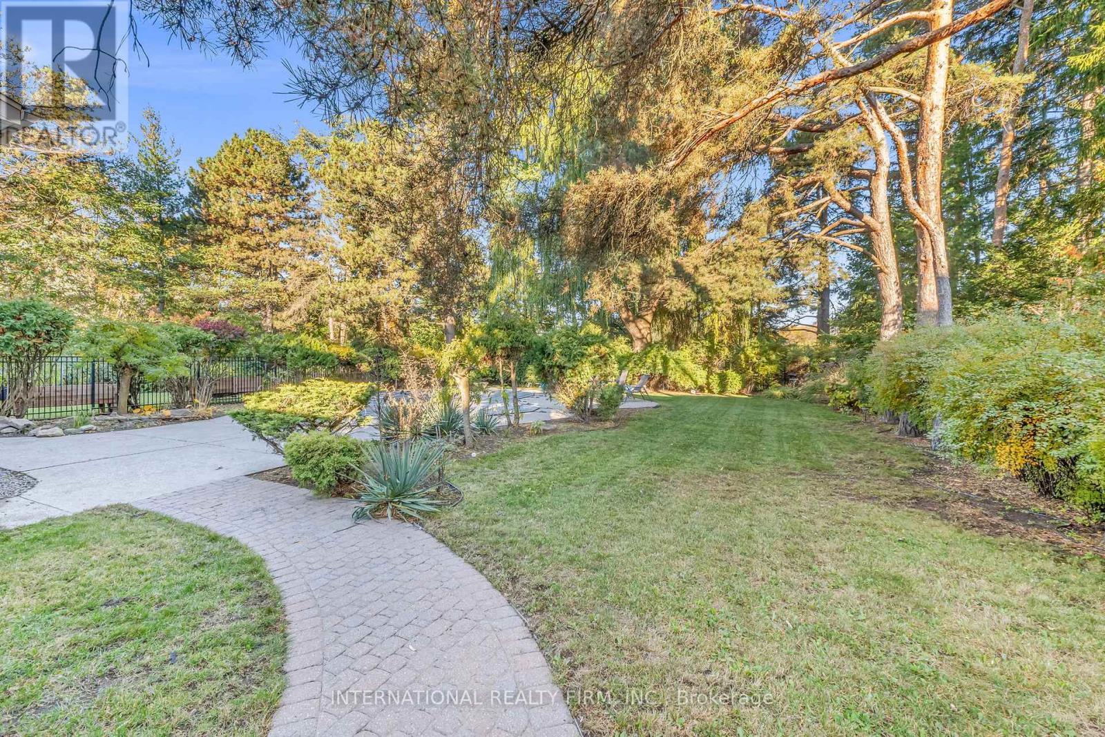 1049 INDIAN RD ROAD - 35