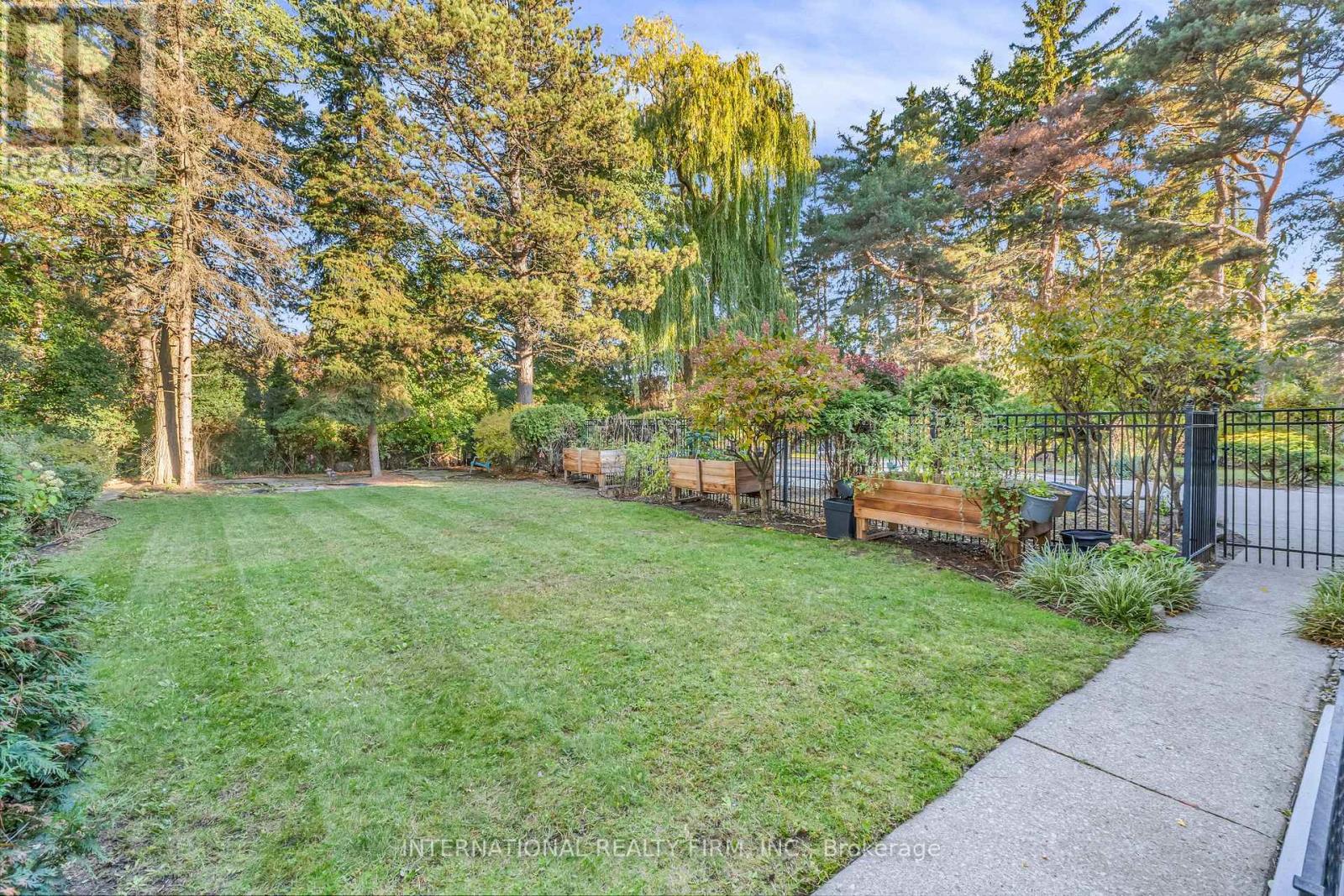 1049 INDIAN RD ROAD - 44