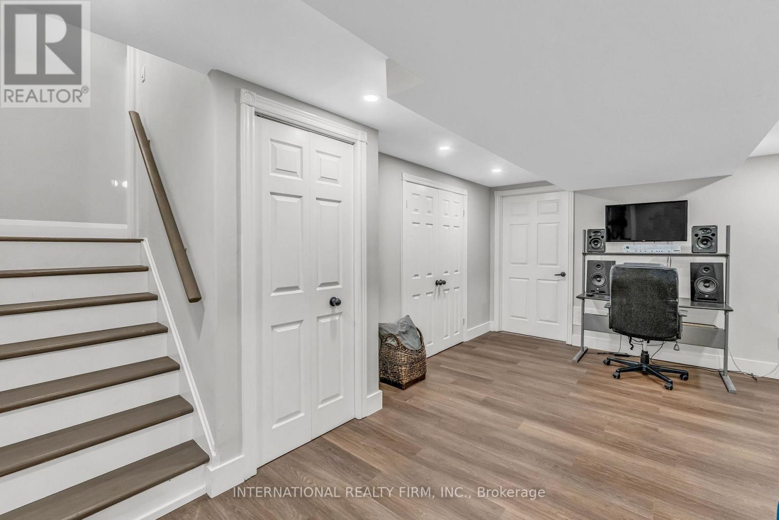 1049 INDIAN RD ROAD - 50