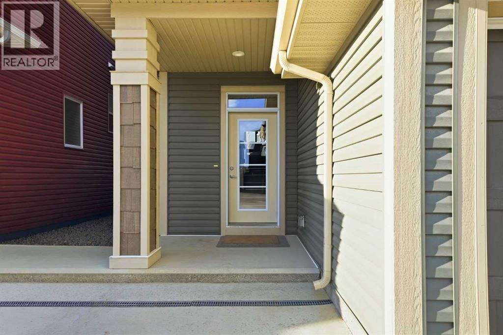 Single Family House 4 Level for Sale in  Sage Bluff Heights NW Sage Hill Calgary 