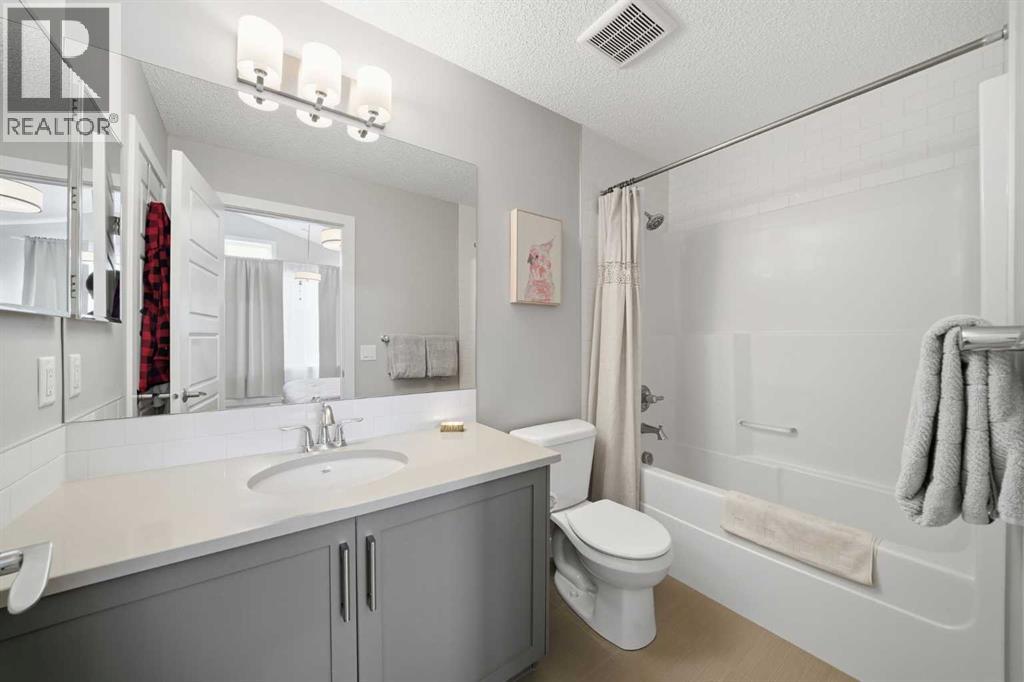 Single Family House 4 Level for Sale in  Sage Bluff Heights NW Sage Hill Calgary 