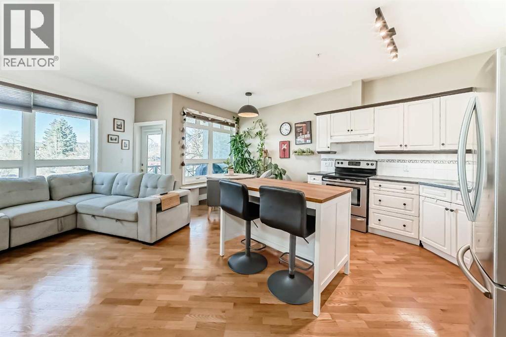 Single Family House for Sale in    Street NW Hillhurst Calgary 