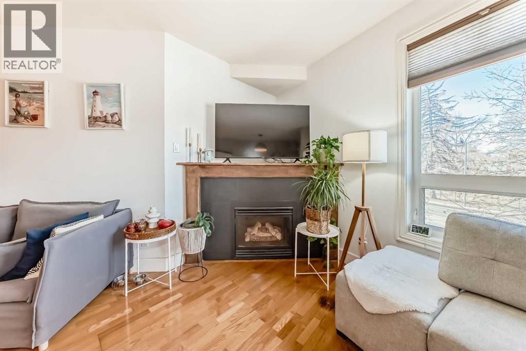 Single Family House for Sale in    Street NW Hillhurst Calgary 