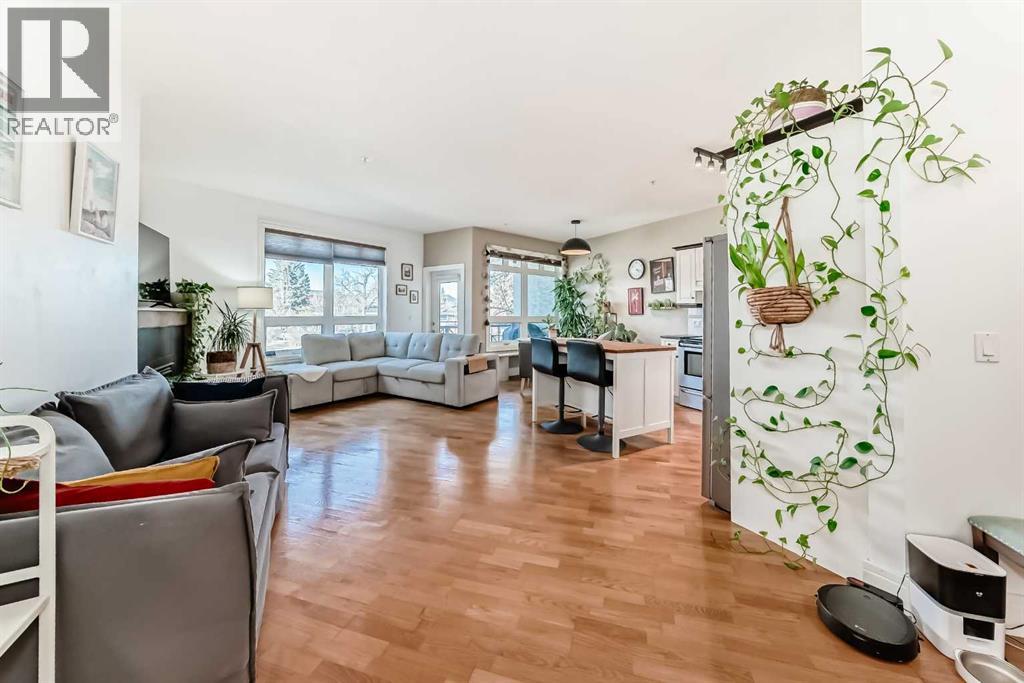 Single Family House for Sale in    Street NW Hillhurst Calgary 