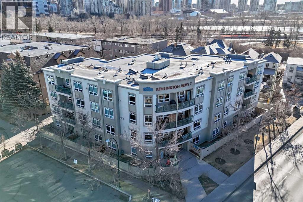 Single Family House for Sale in    Street NW Hillhurst Calgary 