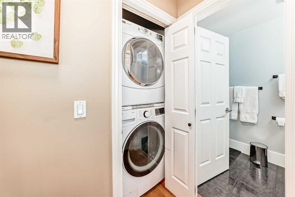 Single Family House for Sale in    Street NW Hillhurst Calgary 