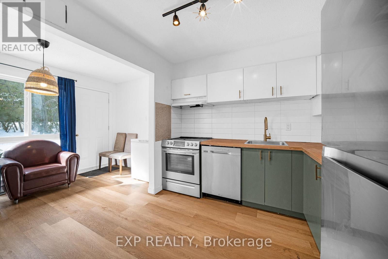 #11K 2080 OGILVIE ROAD - 9