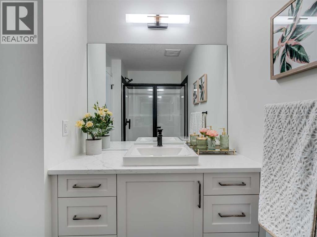 Single Family House for Sale in   st Street SW Springbank Hill Calgary 