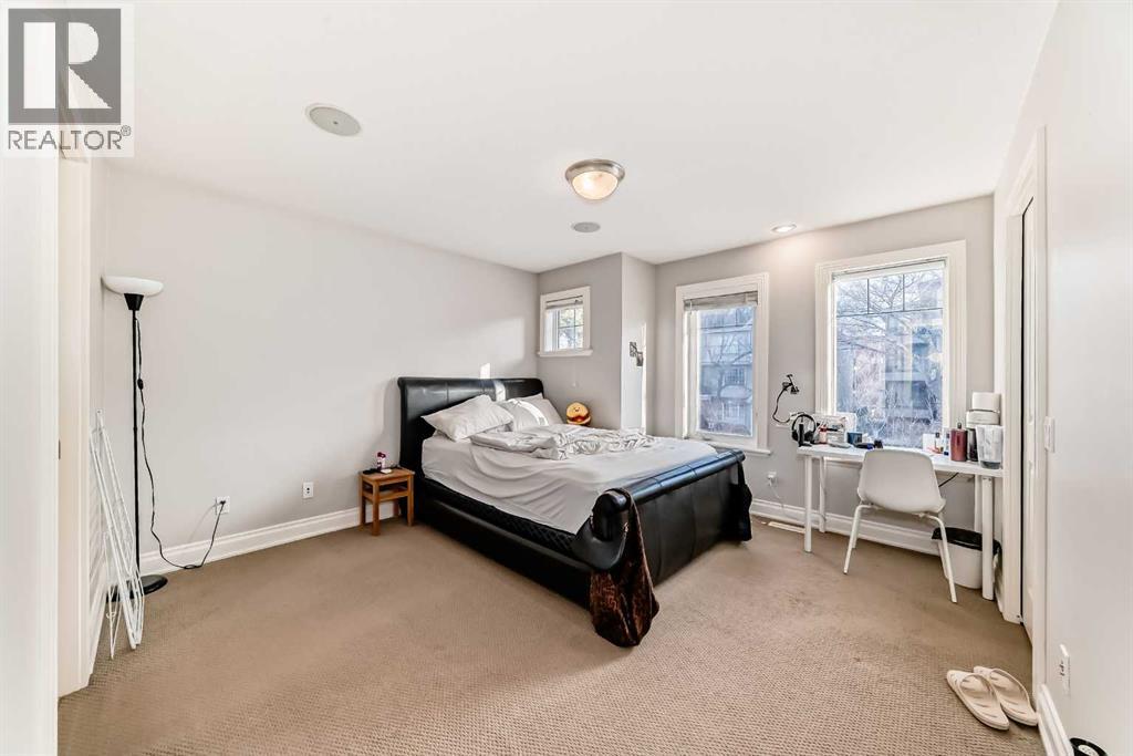 Single Family House for Sale in    Avenue SW Windsor Park Calgary 