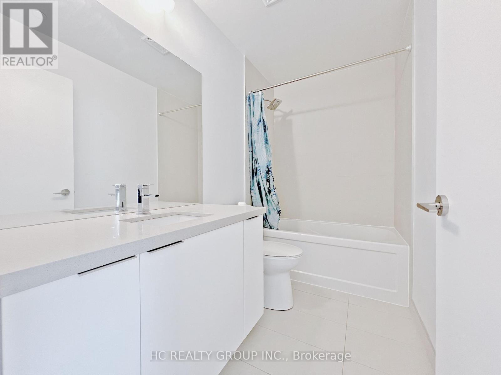 #5203 8 EGLINTON AVENUE E - 17