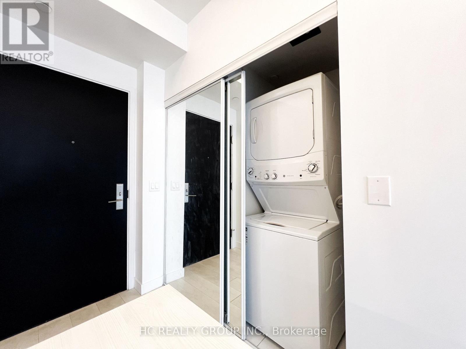 #5203 8 EGLINTON AVENUE E - 18