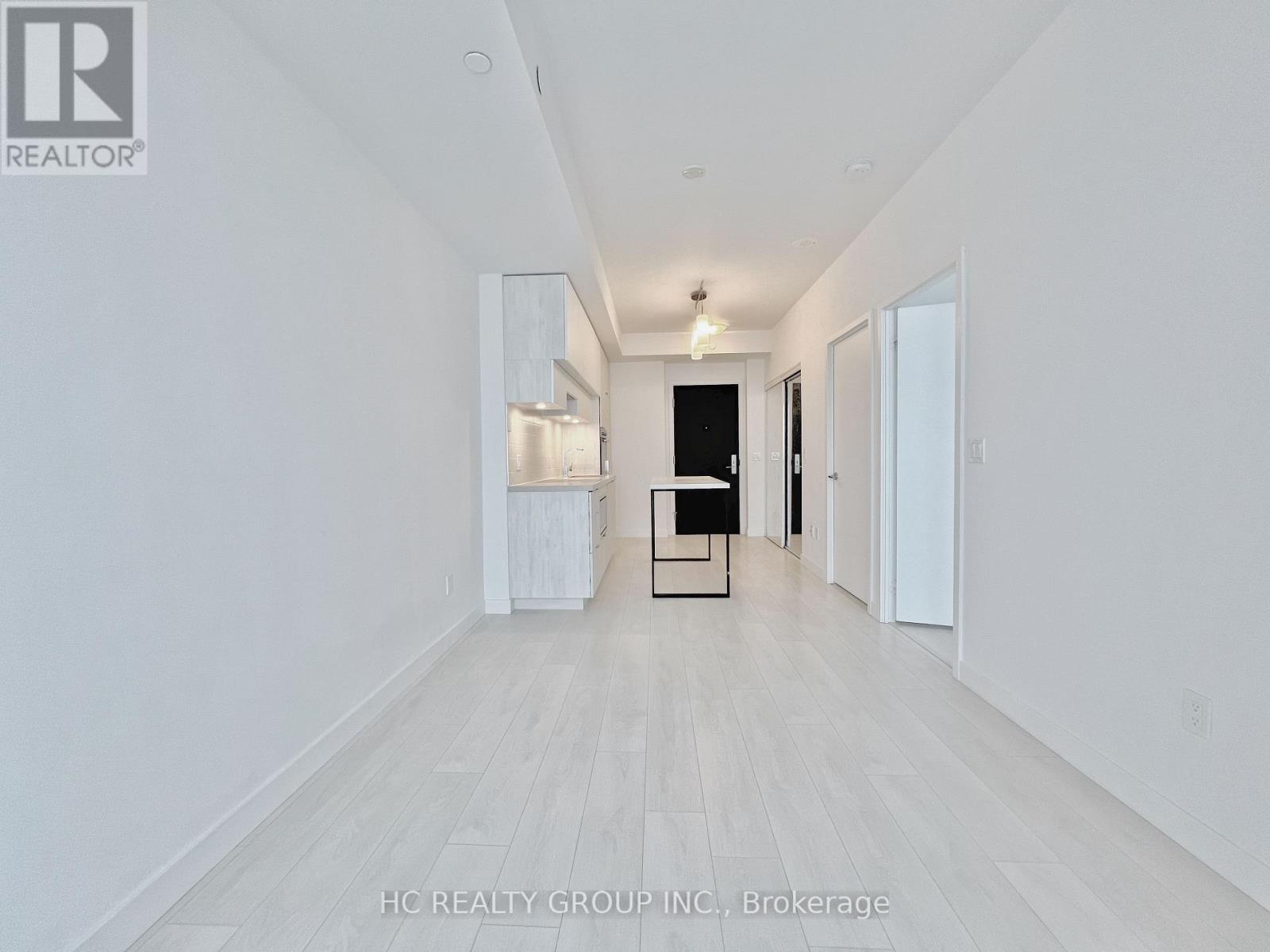 #5203 8 EGLINTON AVENUE E - 10