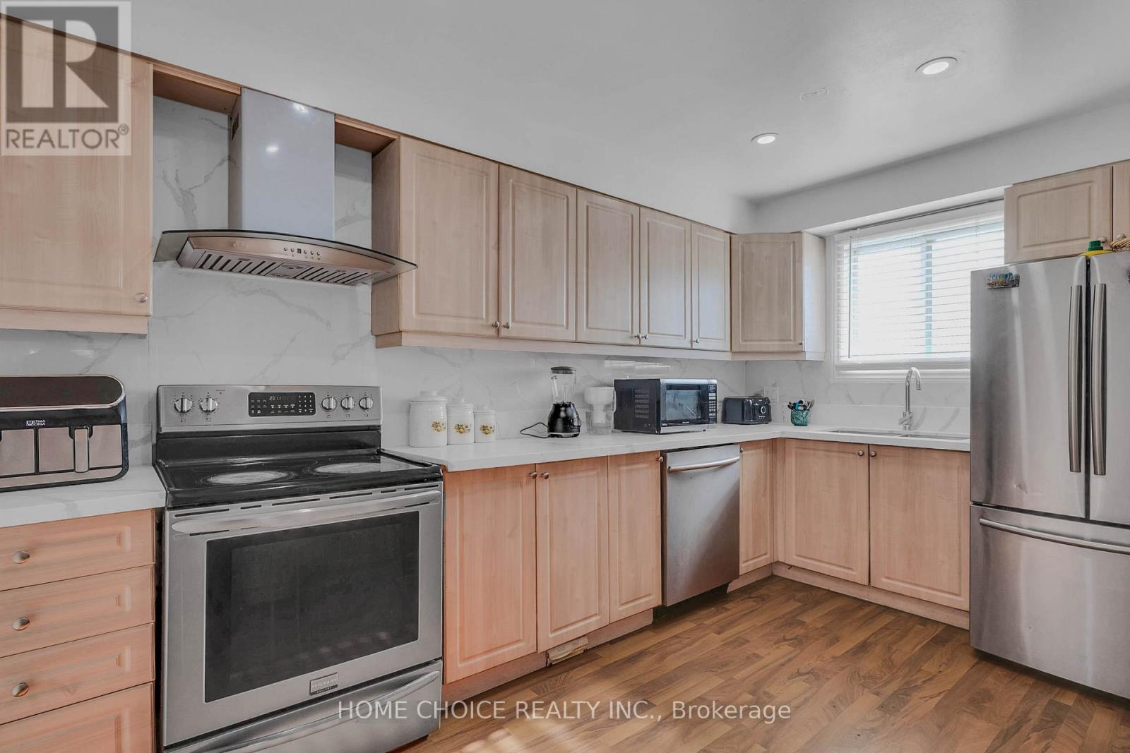 144 FRASER STREET - 24