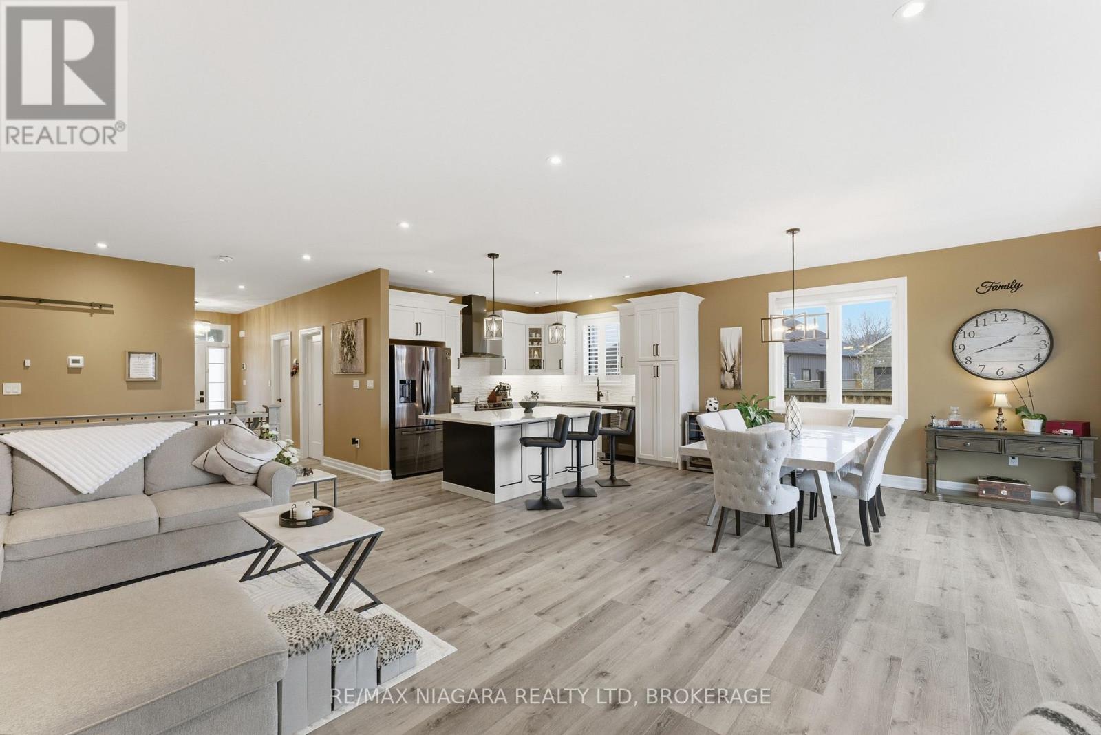 3616 CANFIELD CRESCENT - 21