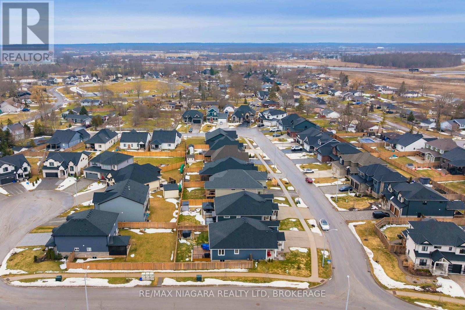 3616 CANFIELD CRESCENT - 37