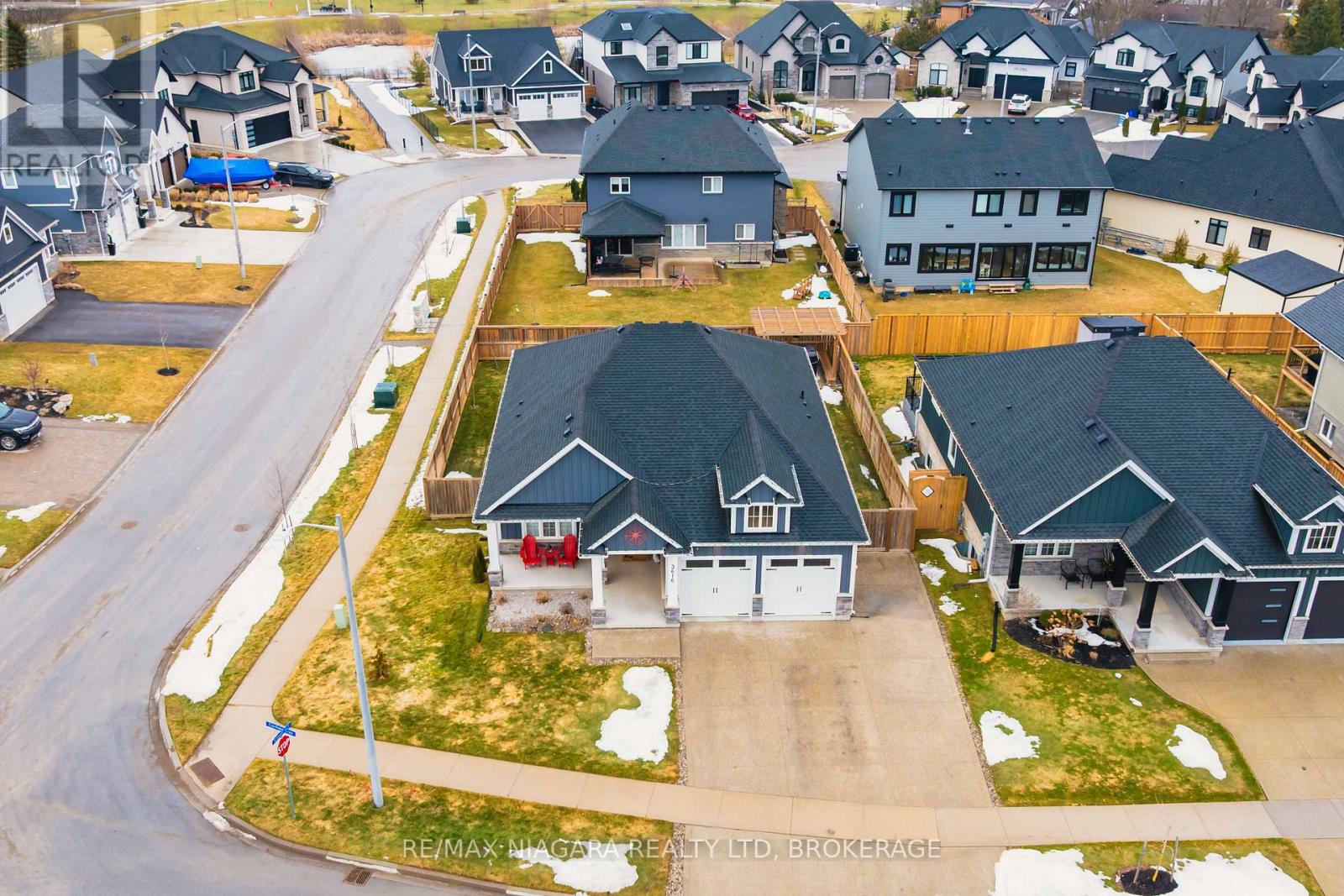 3616 CANFIELD CRESCENT - 5