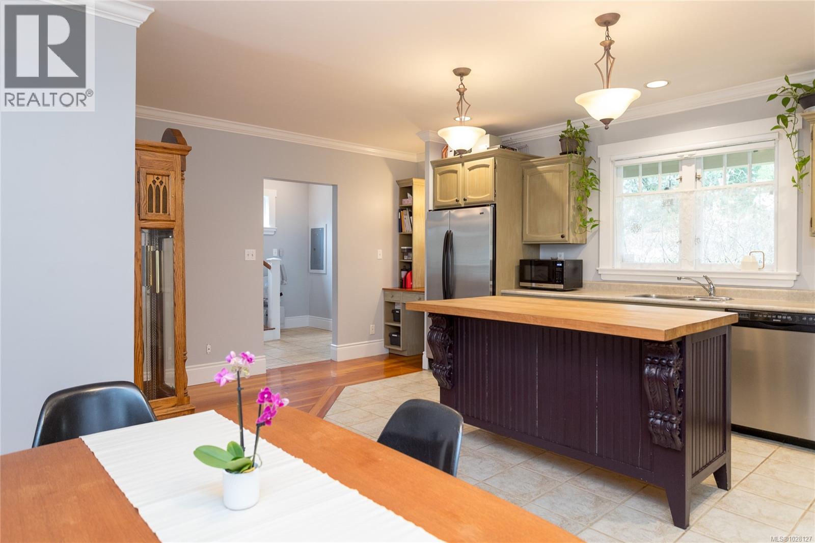  758 Newbury Street, Saanich