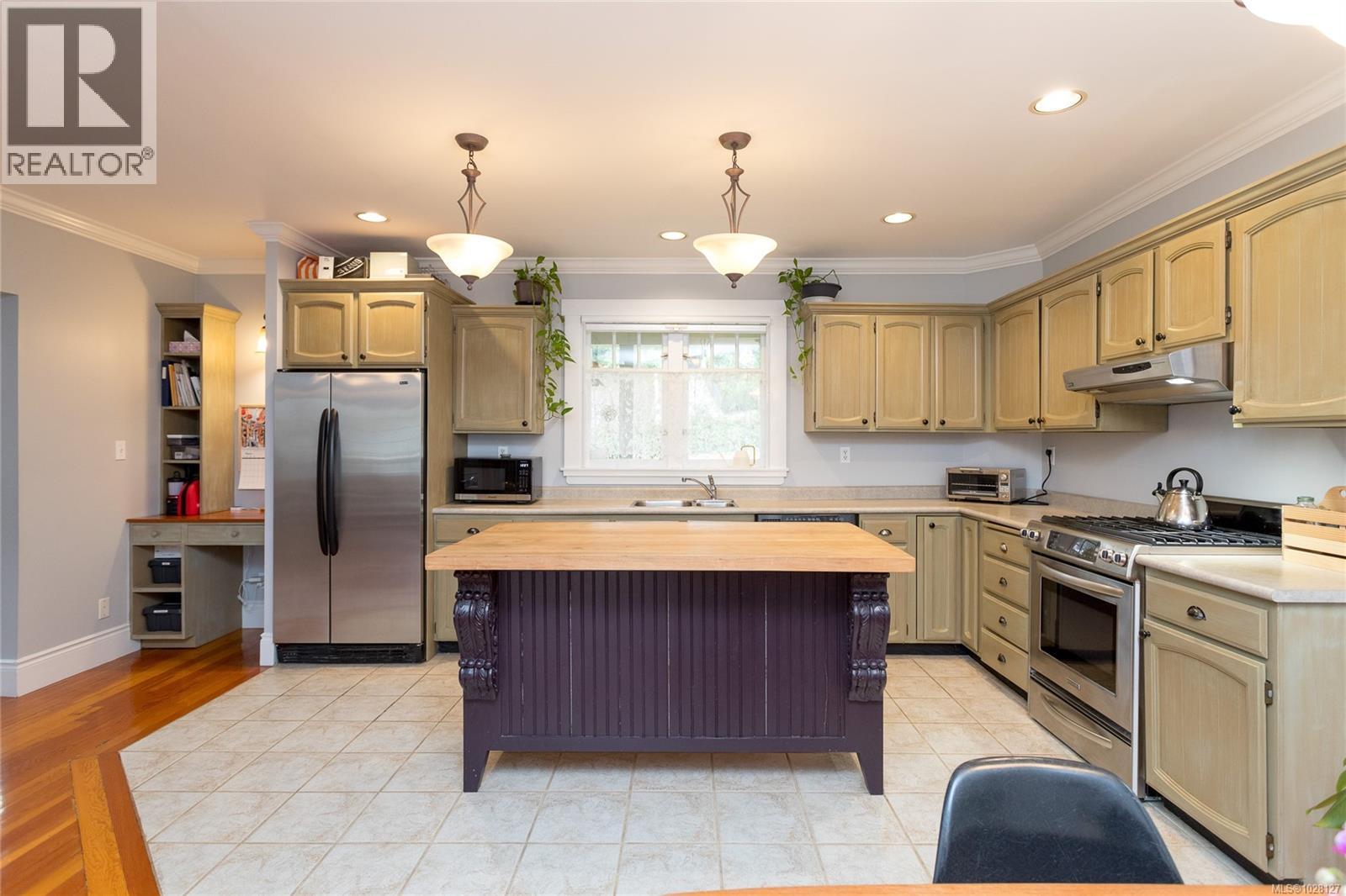  758 Newbury Street, Saanich