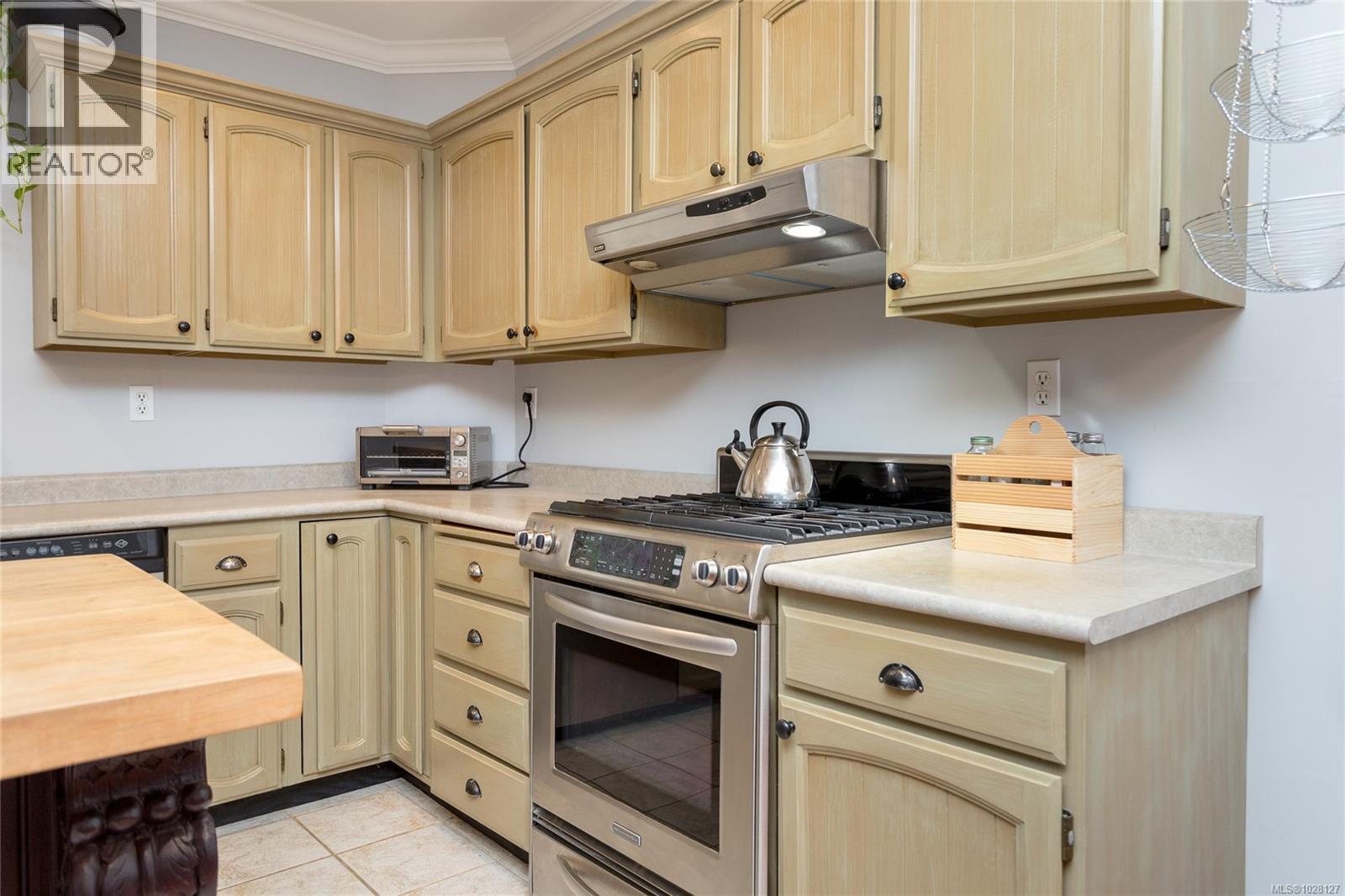  758 Newbury Street, Saanich