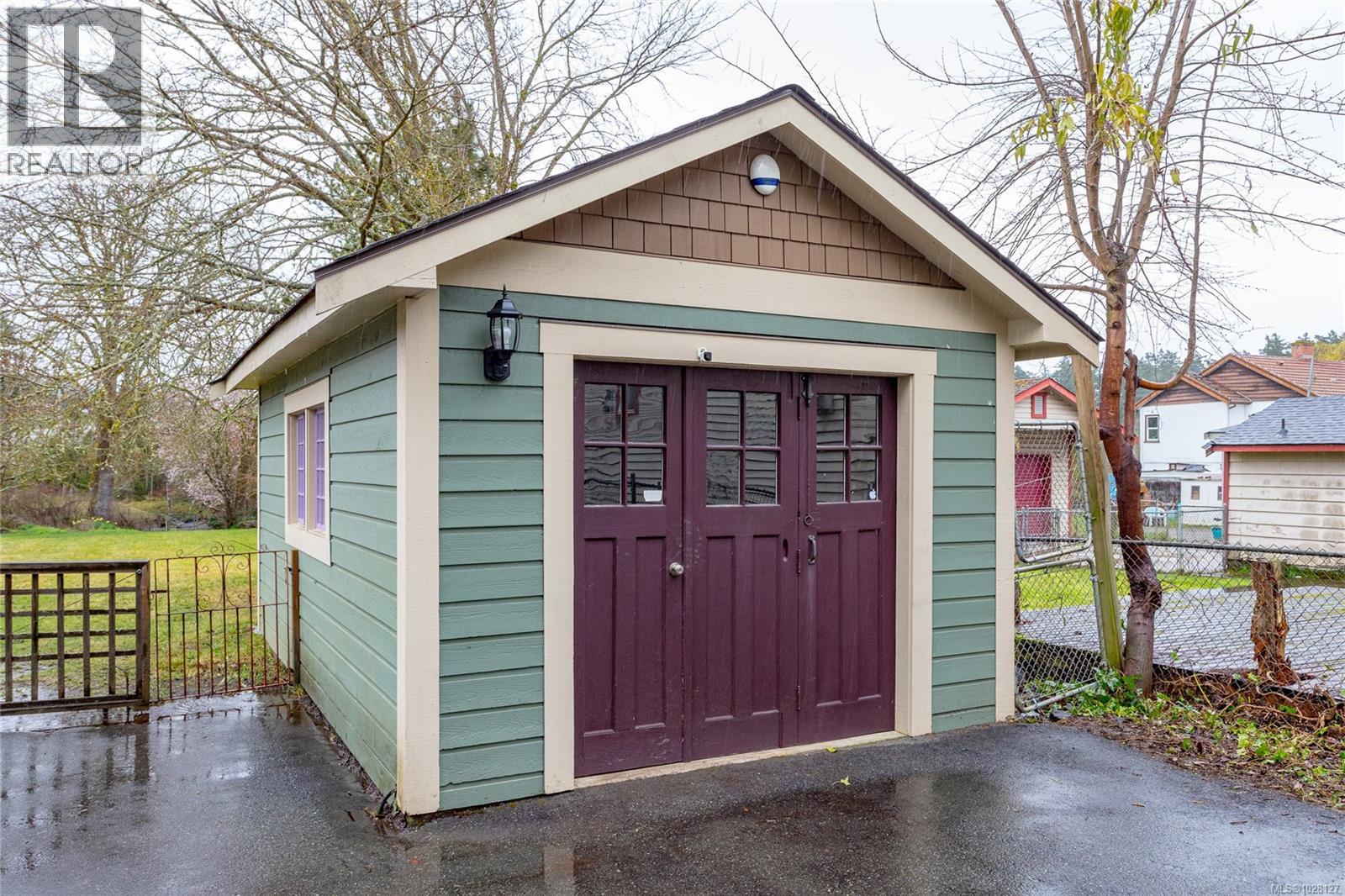  758 Newbury Street, Saanich