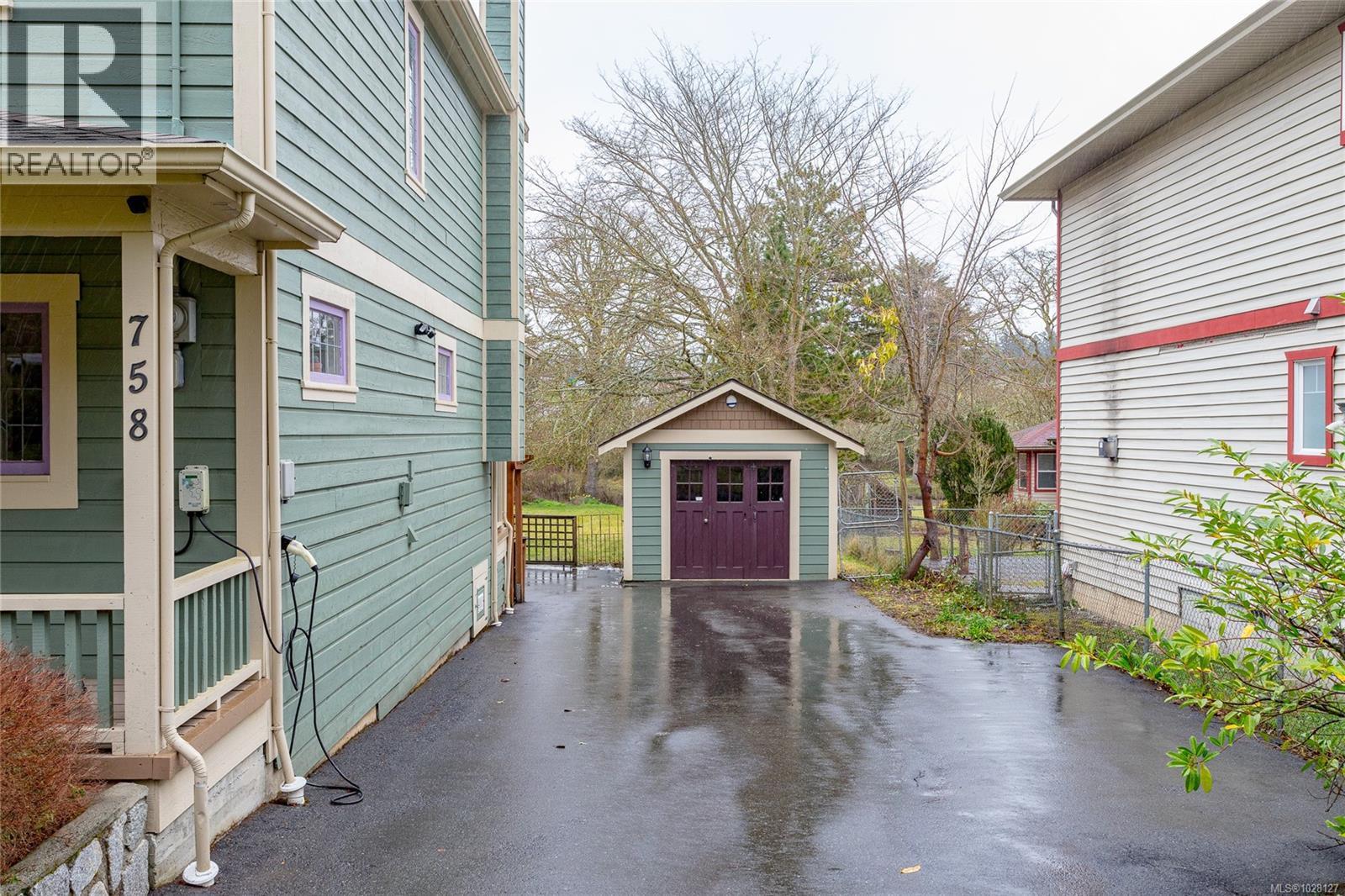  758 Newbury Street, Saanich