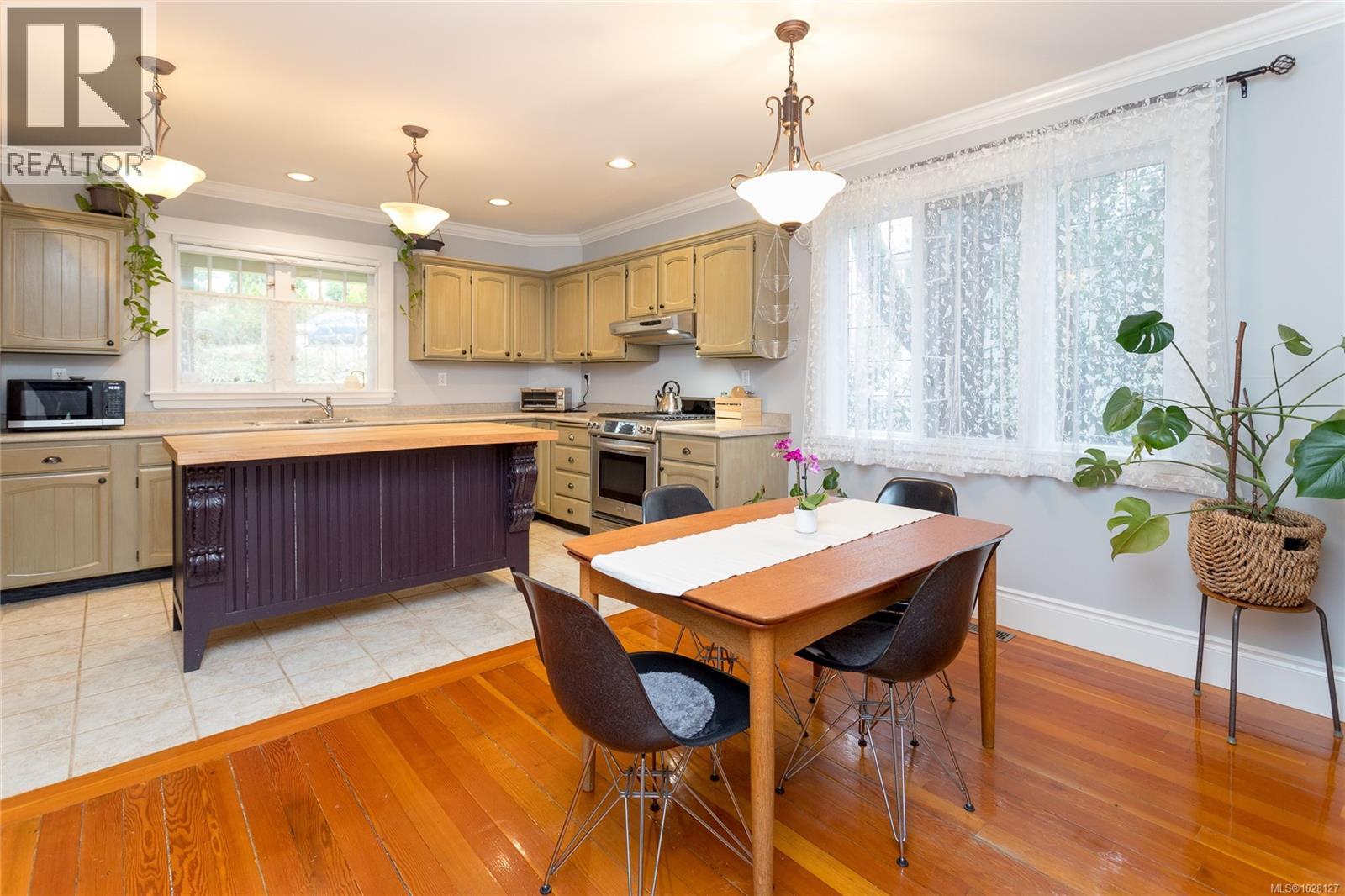  758 Newbury Street, Saanich