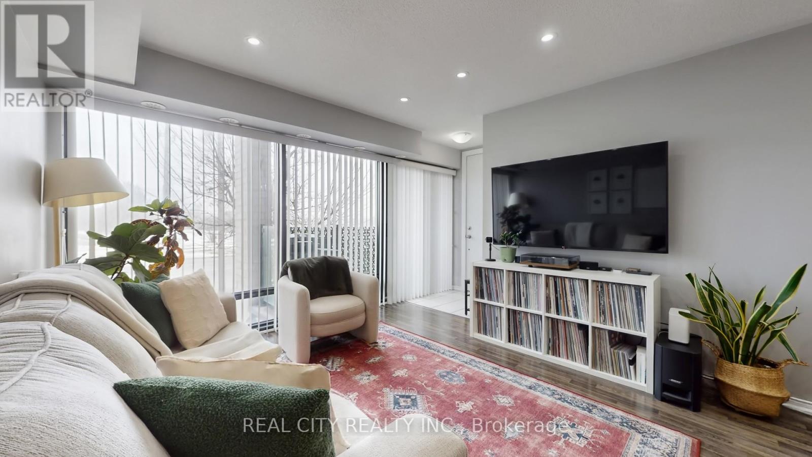 #511 142 WIDDICOMBE HILL BOULEVARD - 3