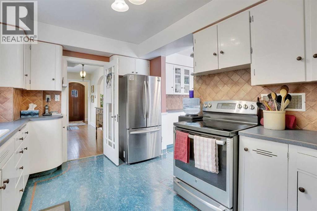 
          408 11 Avenue Northwest
            <br/>
            <span>Calgary</span>
            , 
            <span>AB</span>
             <span>T2M0B9</span>
         - Photo 18