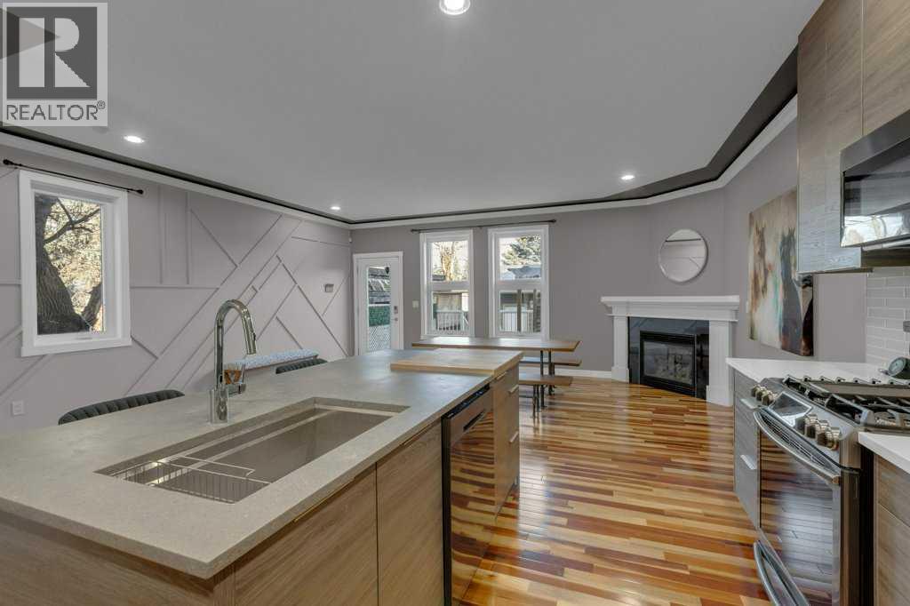 Single Family House for Sale in   Avenue NW Bowness Calgary 