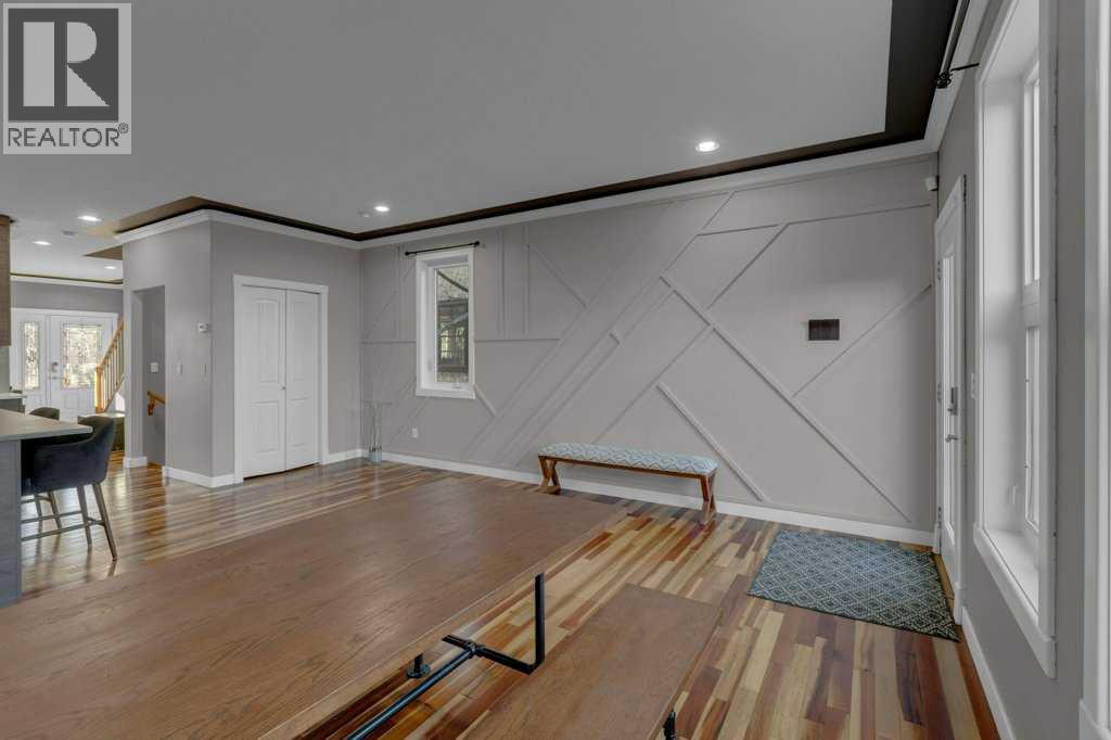 Single Family House for Sale in   Avenue NW Bowness Calgary 