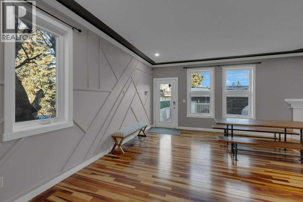 Single Family House for Sale in   Avenue NW Bowness Calgary 