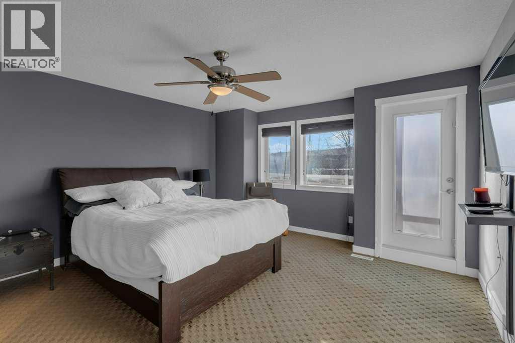 Single Family House for Sale in   Avenue NW Bowness Calgary 