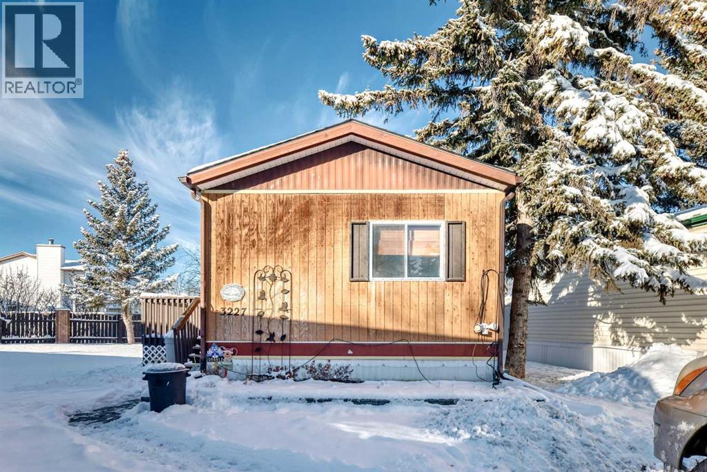 Single Family House Mobile Home for Sale in  Burroughs Manor NE Monterey Park Calgary 