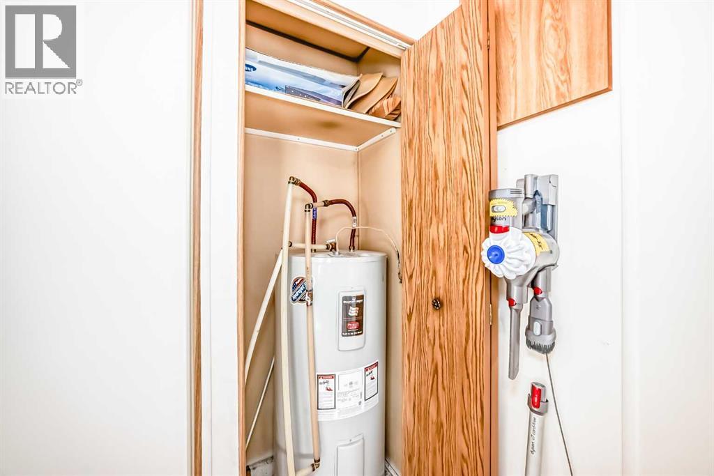 Single Family House Mobile Home for Sale in  Burroughs Manor NE Monterey Park Calgary 