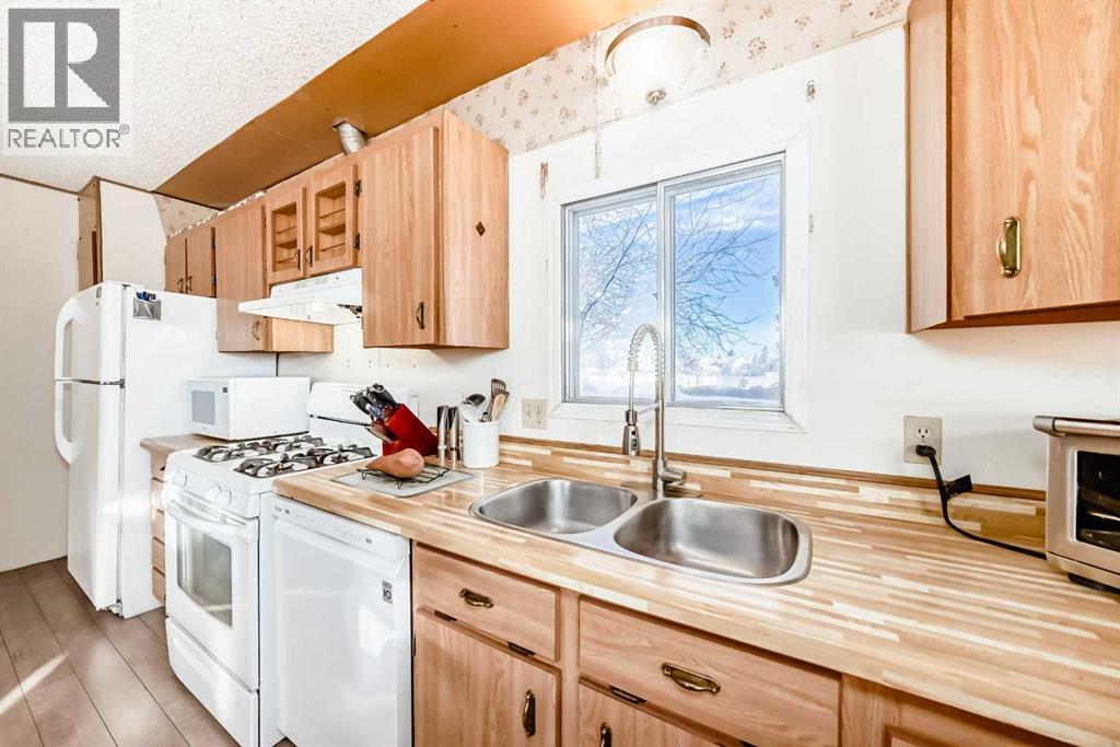 Single Family House Mobile Home for Sale in  Burroughs Manor NE Monterey Park Calgary 