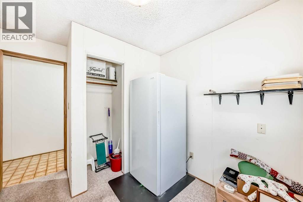 Single Family House Mobile Home for Sale in  Burroughs Manor NE Monterey Park Calgary 