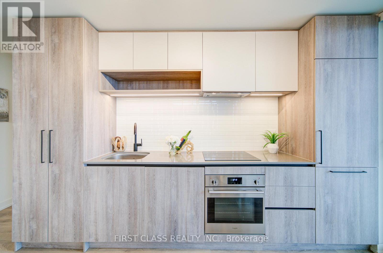 #1604 181 STERLING ROAD - 16
