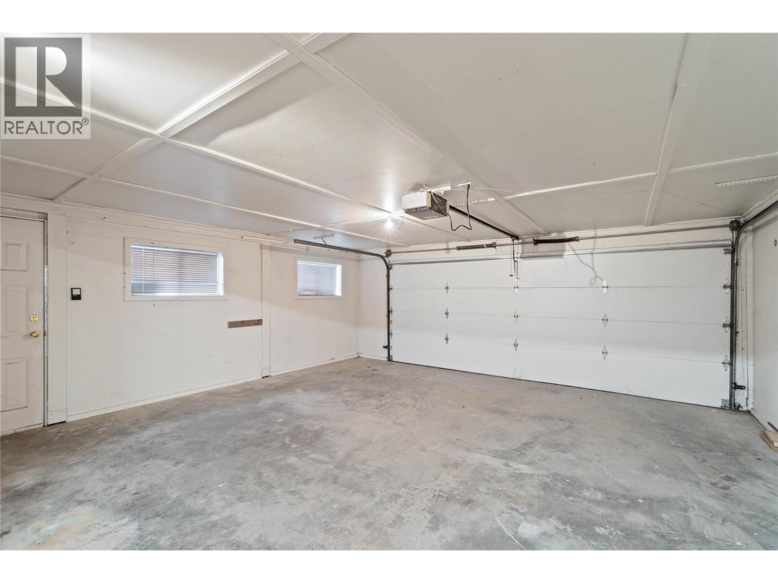 1045 DOMINION Street - 35