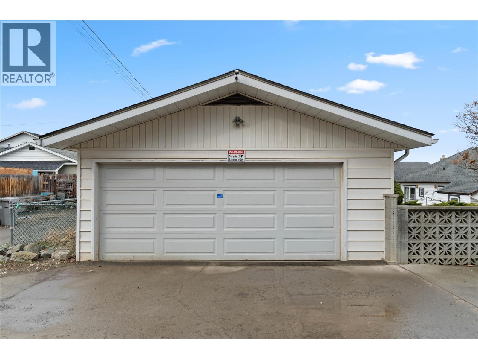 1045 DOMINION Street - 33