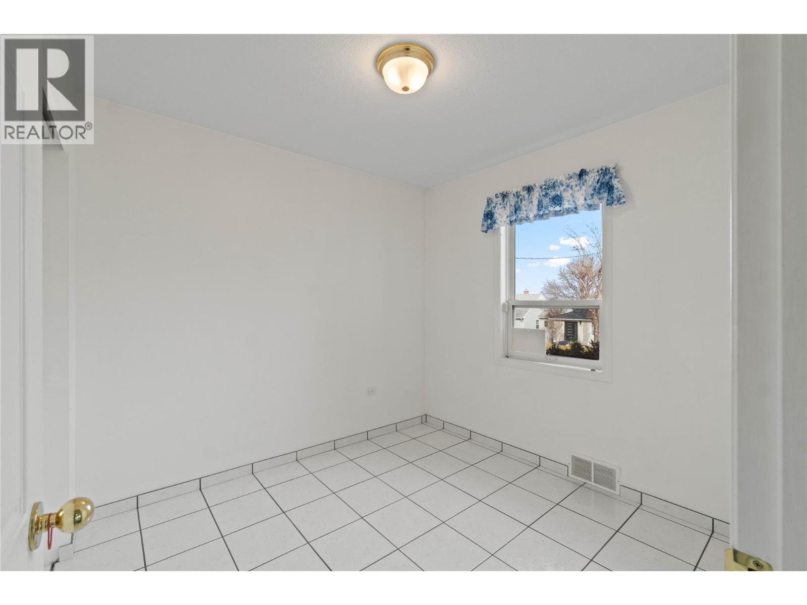 1045 DOMINION Street - 12