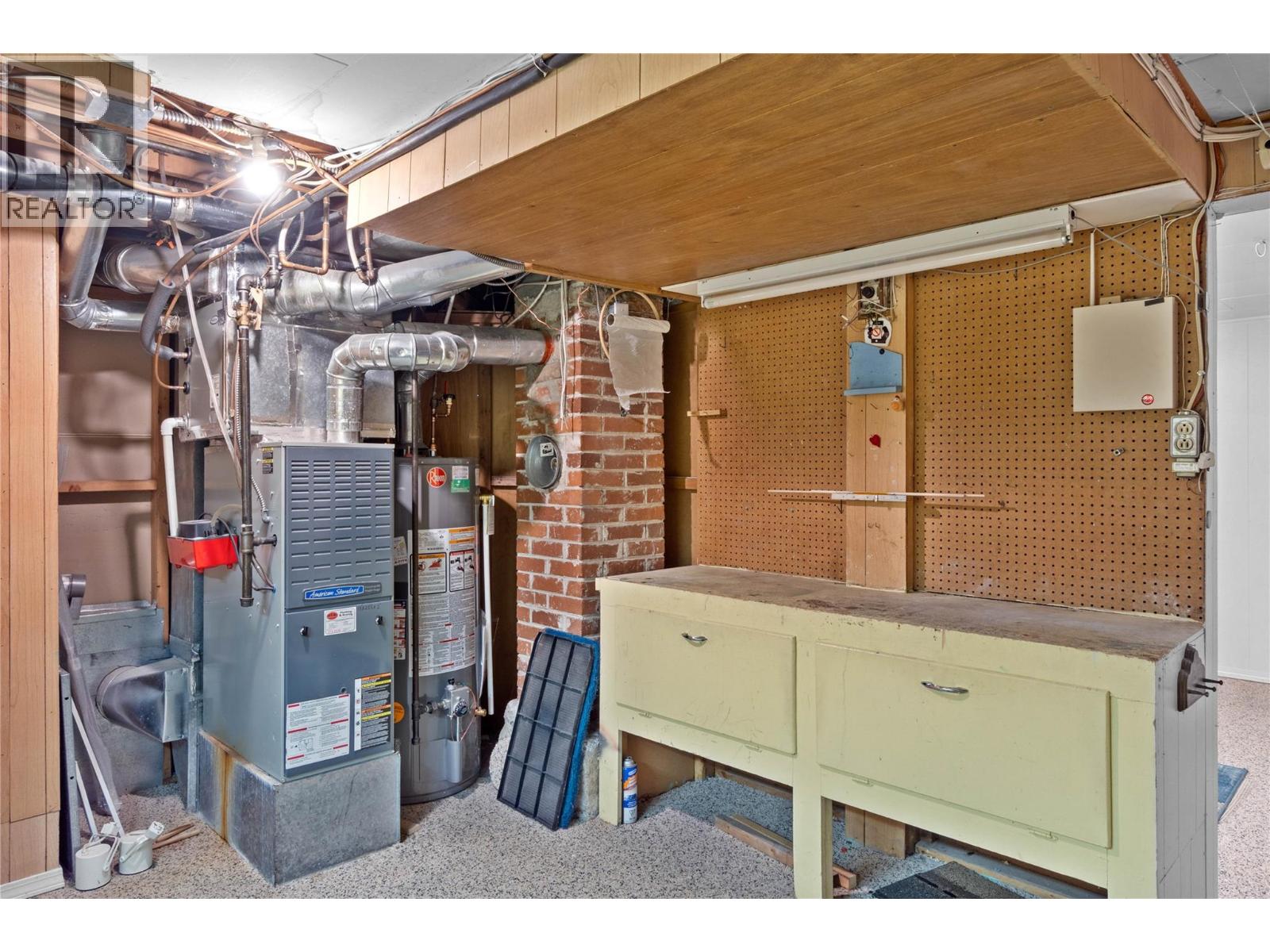 1045 DOMINION STREET - 19