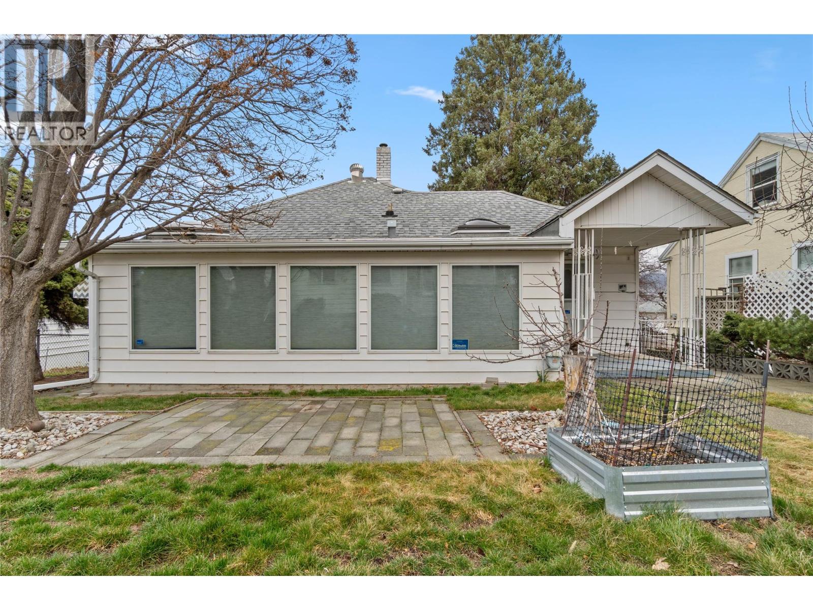 1045 DOMINION Street - 2