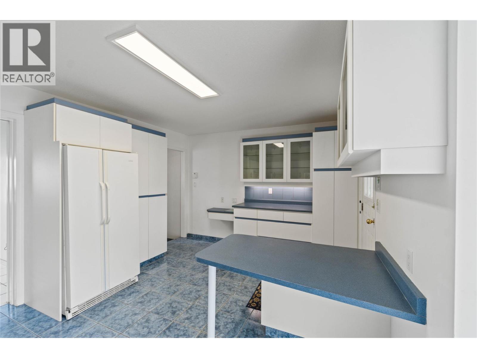 1045 DOMINION STREET - 9